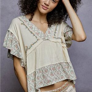 POL Floral Cream Women's Top